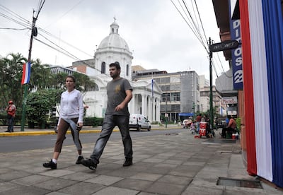 Satisfacción con la vida en Paraguay mejora, pero sigue rezagada en la región