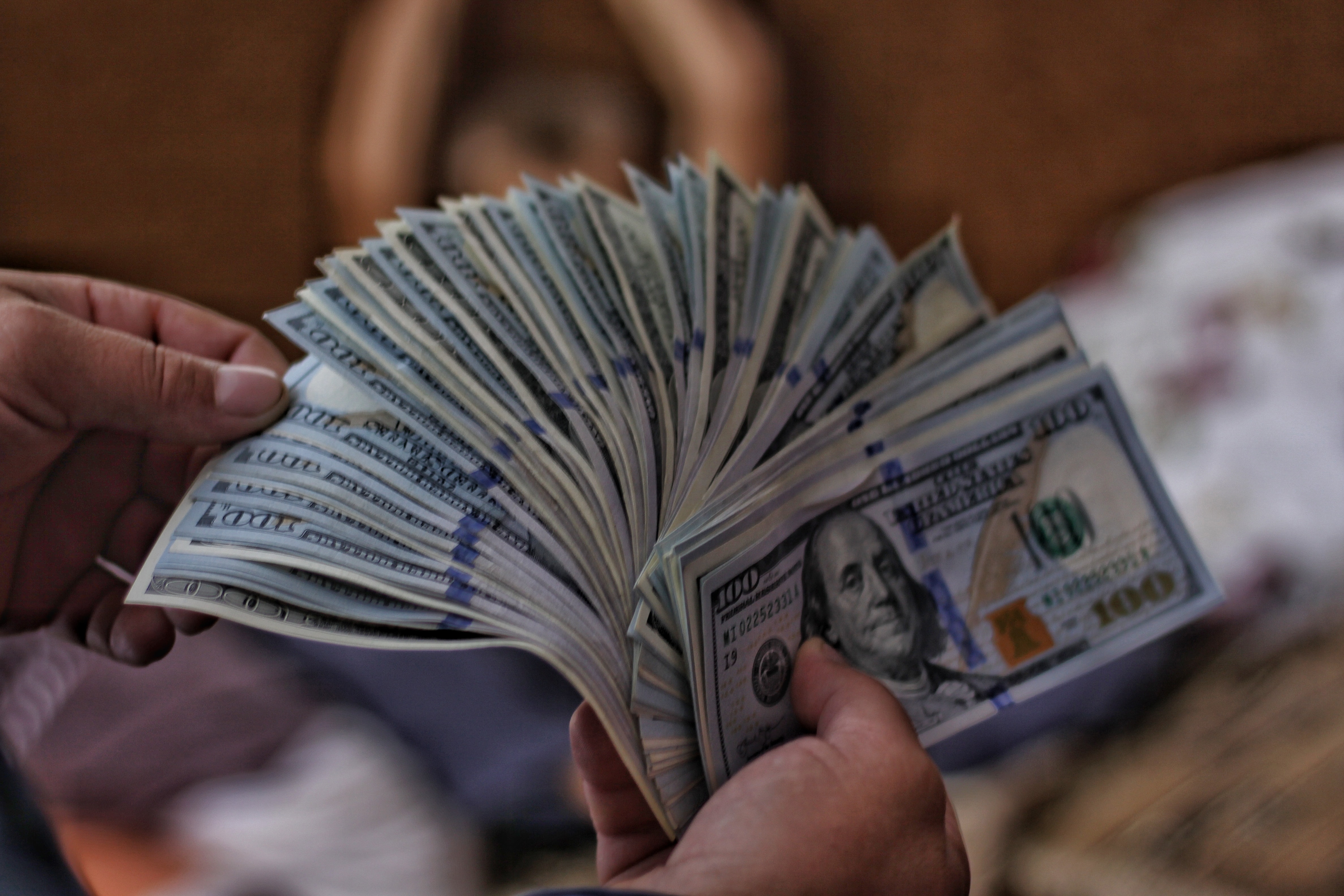 El d&oacute;lar a 7.200 Gs. /US$